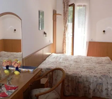 Szeleta Отель Лиллафюред