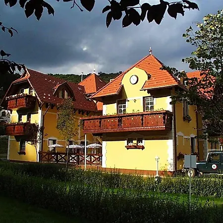 Szeleta 3*